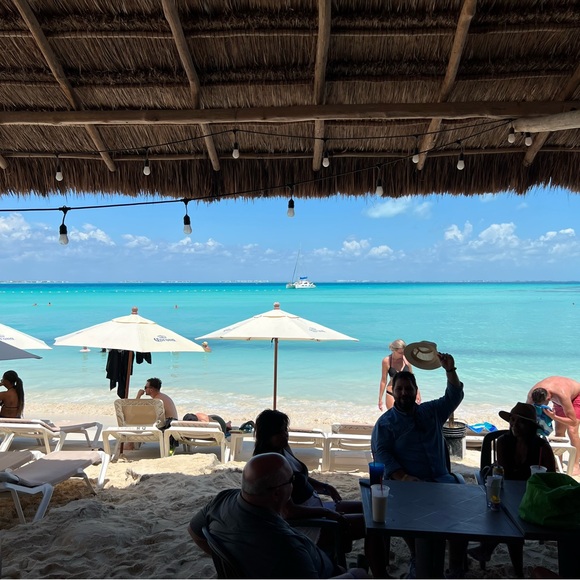 Meet your Posher, Lesa - Picture 4 of 4